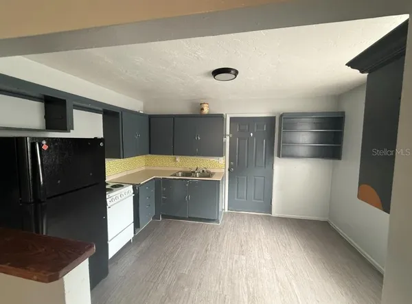 $1,495 | 129 North Pompano Avenue, Sarasota, FL 34237