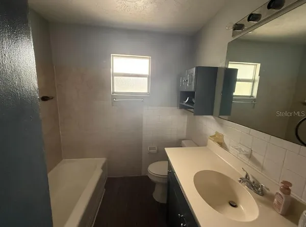 $1,495 | 129 North Pompano Avenue, Sarasota, FL 34237