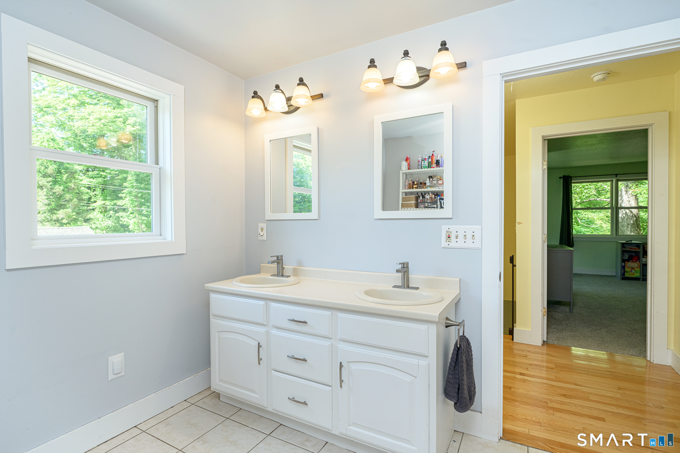 21 Duffy Road Pomfret, CT 06259 - Photo 29 of 40 Full bathroom off primary bedroom with hallway access on upper level