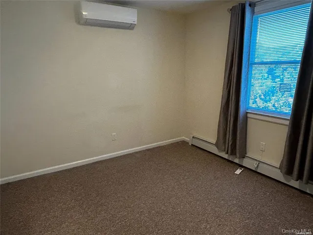 $4,575 | 148 Hillside Avenue, Unit 2 FRONT, Manhasset, NY 11030