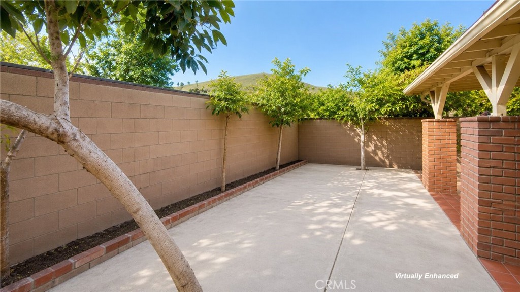 1011 Shadow San Fernando, CA 91340 - Photo 29 of 35 Backyard - enhanced