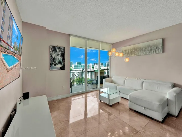 $5,900 | 17555 Atlantic Boulevard, Unit 806, Sunny Isles Beach, FL 33160