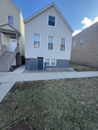 $2,000 | 5025 West 29th Place, Unit 1, Cicero, IL 60804