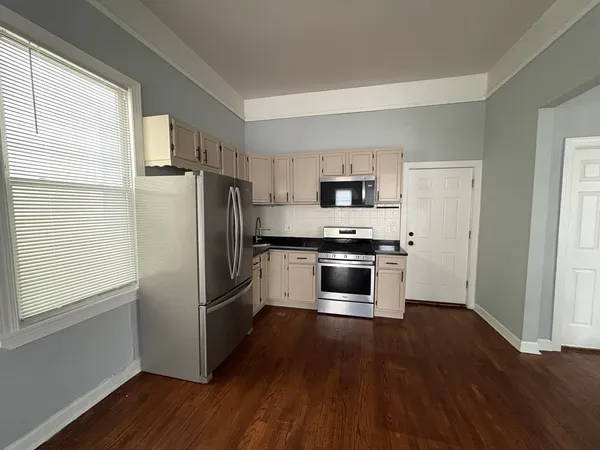 $2,000 | 5025 West 29th Place, Unit 1, Cicero, IL 60804