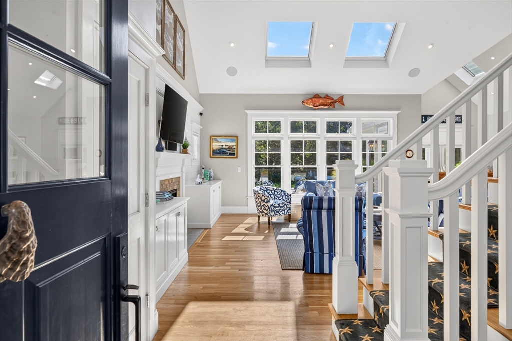 40 Middle Road Chatham, MA 02650 - Photo 6 of 42 Gallery Image 6