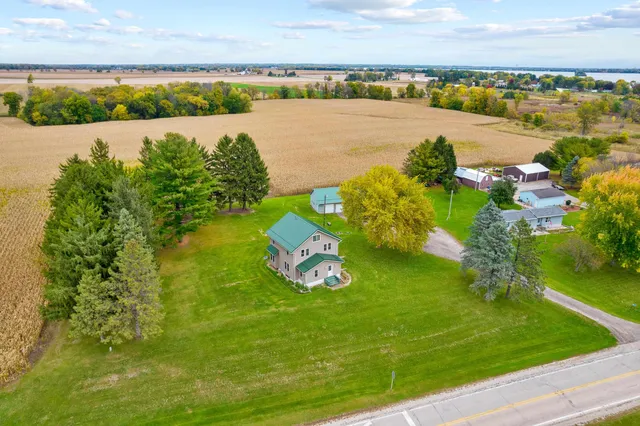 $385,000 | W10062 County Road West, Beaver Dam, WI 53916