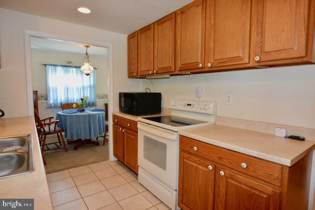 128 Aspen Avenue Sinking Spring, PA 19608 - Photo 11 of 39 Gallery Image 11