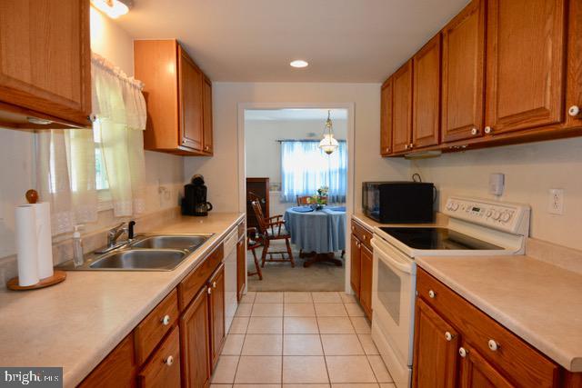 128 Aspen Avenue Sinking Spring, PA 19608 - Photo 7 of 39 Gallery Image 7