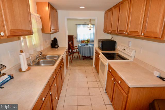 128 Aspen Avenue Sinking Spring, PA 19608 - Photo 8 of 39 Gallery Image 8
