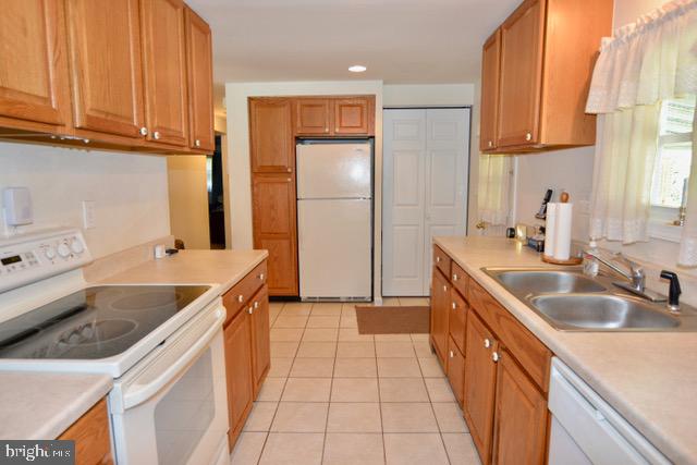 128 Aspen Avenue Sinking Spring, PA 19608 - Photo 10 of 39 Gallery Image 10
