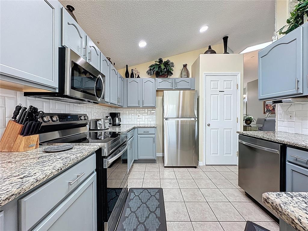 2541 Oneida Loop Kissimmee, FL 34747 - Photo 22 of 67 Gallery Image 22
