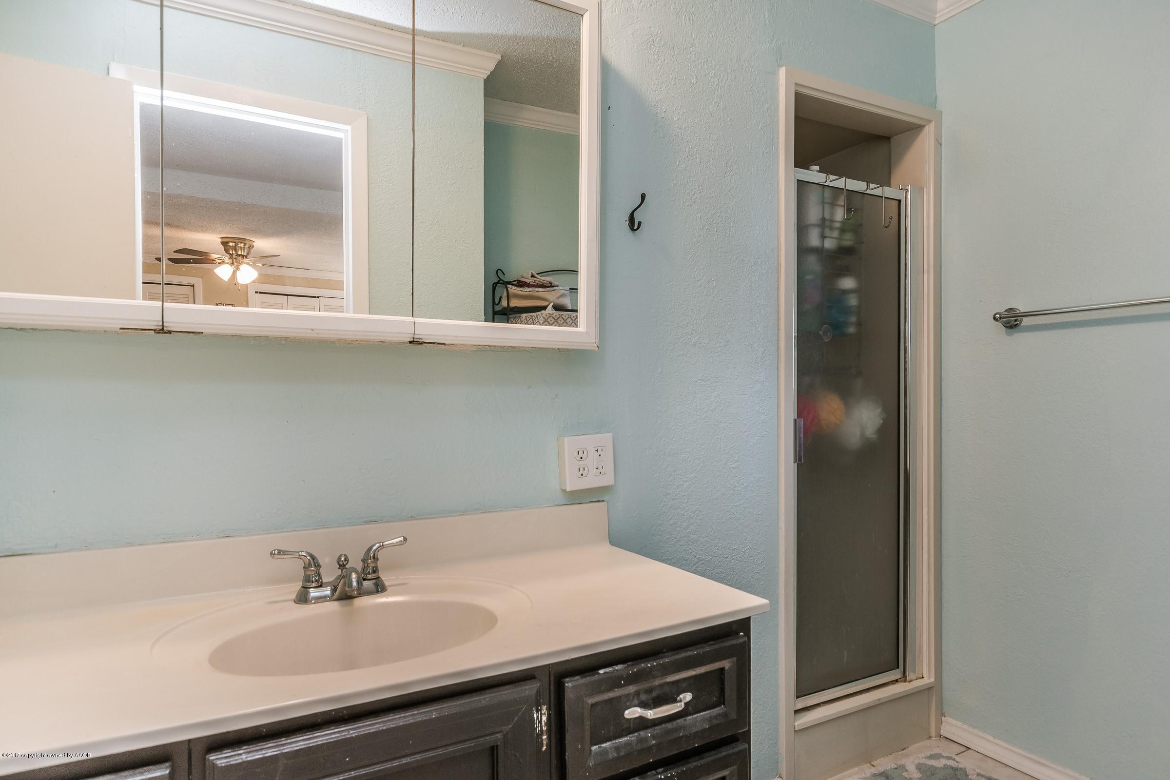 3304 Kingston Road Amarillo, TX 79106 - Photo 11 of 20 011_Master Bathroom_