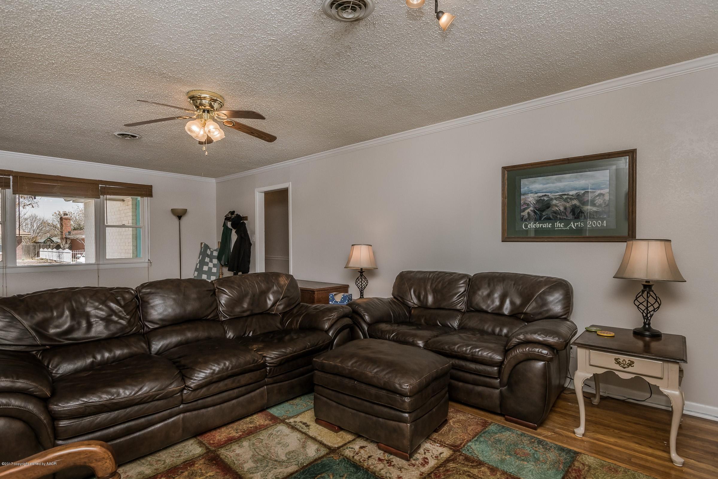 3304 Kingston Road Amarillo, TX 79106 - Photo 3 of 20 003_Living Room_-2