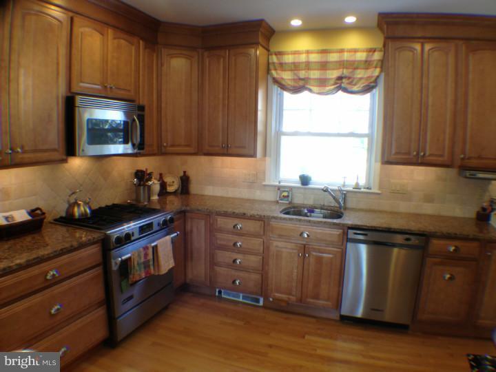 110 East Park Road Havertown, PA 19083 - Photo 11 of 24 Kitchen