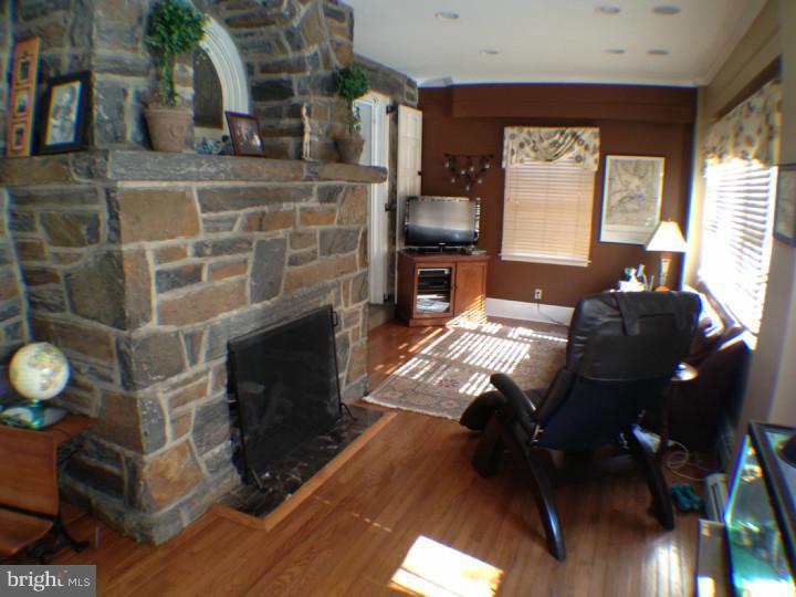 110 East Park Road Havertown, PA 19083 - Photo 4 of 24 Sun Room