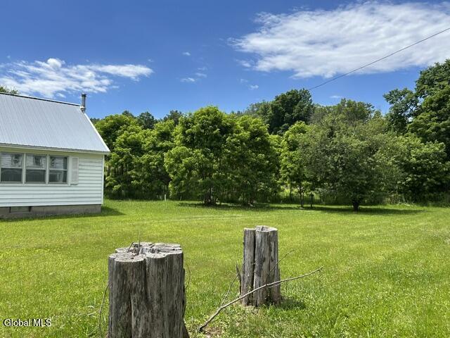 90 Tomhannock Road Valley Falls, NY 12185 - Photo 3 of 37 front yard