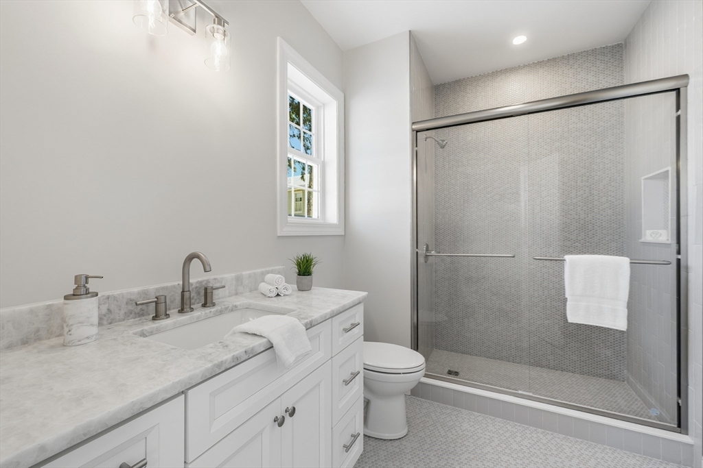 20 Willow Street Clinton, MA 01510 - Photo 15 of 28