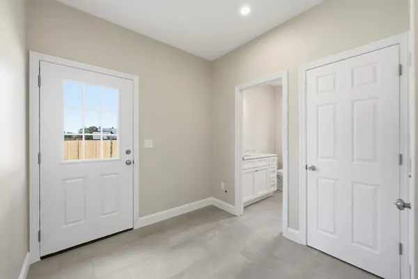 $650,000 | 20 Willow Street, Clinton, MA 01510
