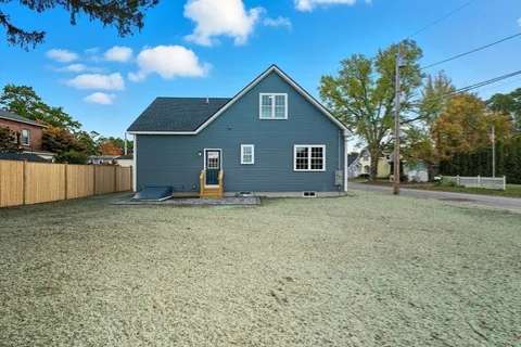 $650,000 | 20 Willow Street, Clinton, MA 01510