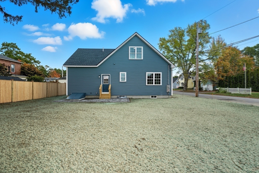 20 Willow Street Clinton, MA 01510 - Photo 26 of 28