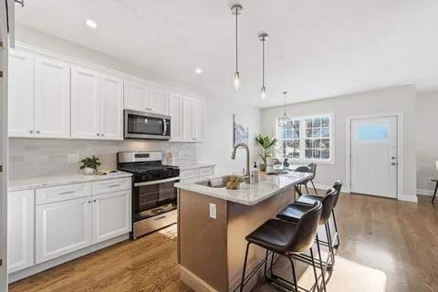 $650,000 | 20 Willow Street, Clinton, MA 01510