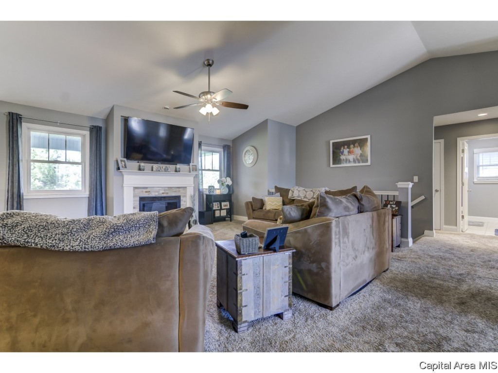 1405 Lake Pointe Court Springfield, IL 62712 - Photo 4 of 23