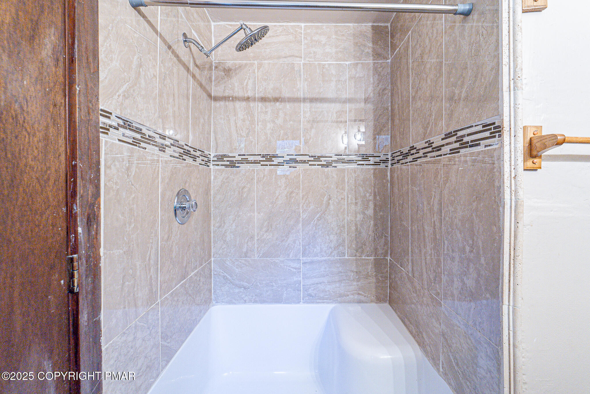 1562 Oak Lane Bushkill, PA 18324 - Photo 13 of 27 a bathroom with a shower