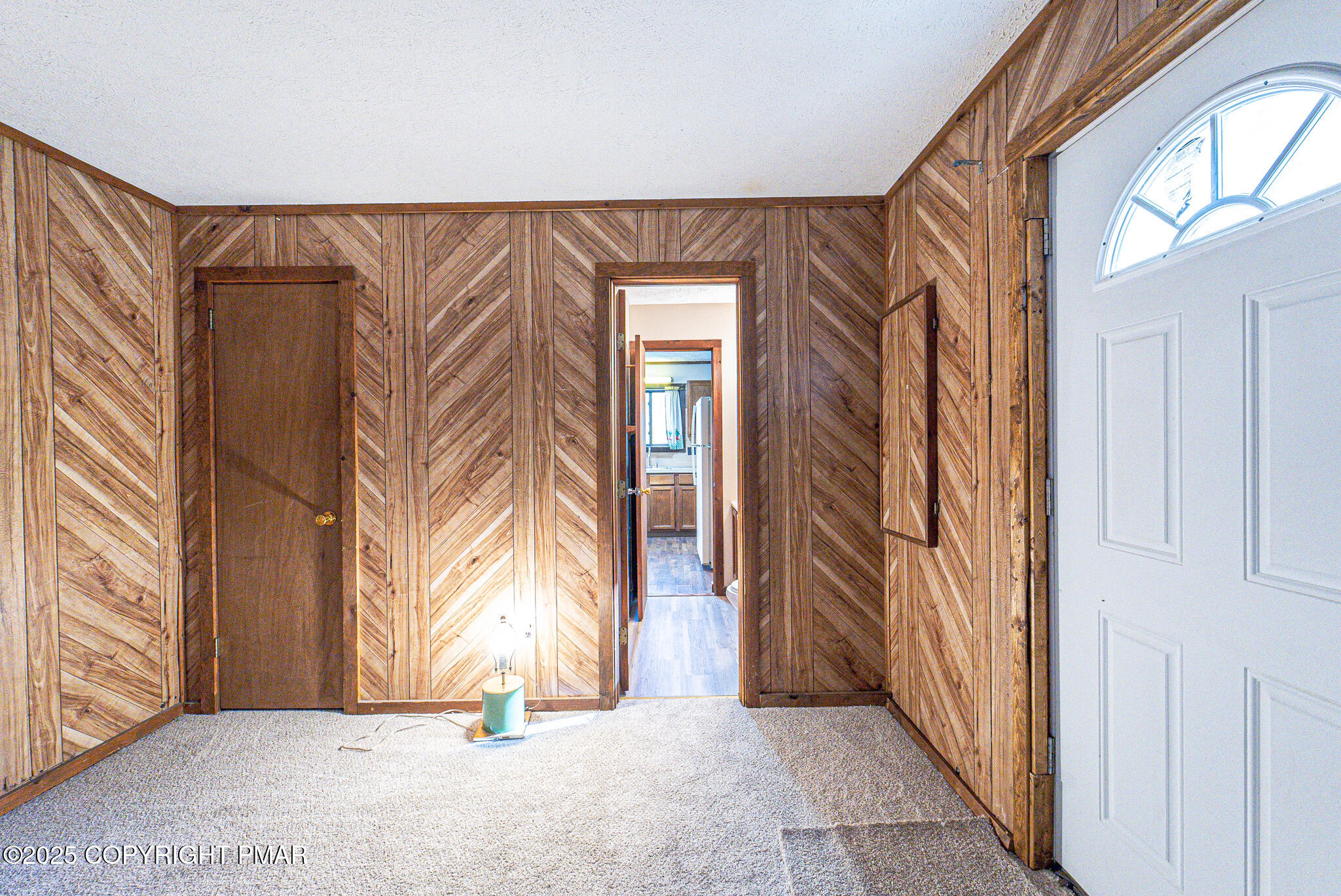 1562 Oak Lane Bushkill, PA 18324 - Photo 19 of 27 a view of a entryway