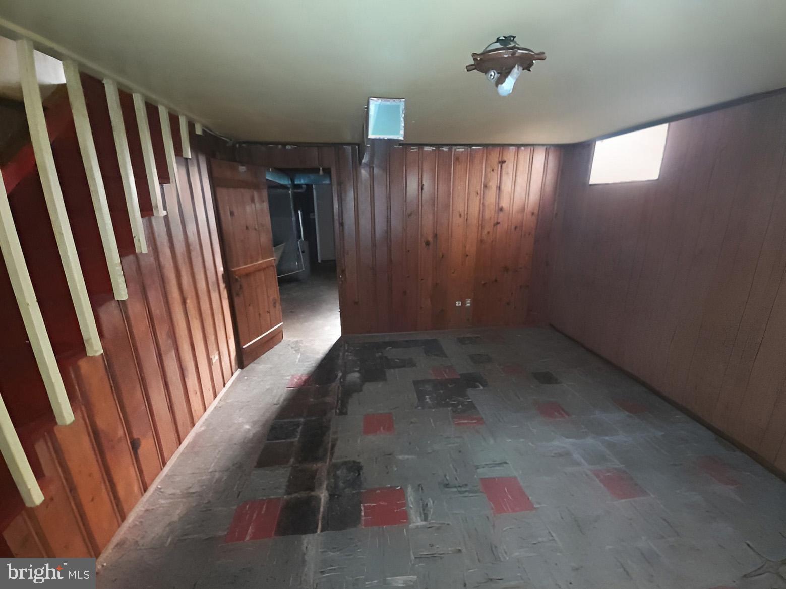 5619 Wesley Avenue Baltimore, MD 21207 - Photo 13 of 39 a view of entryway