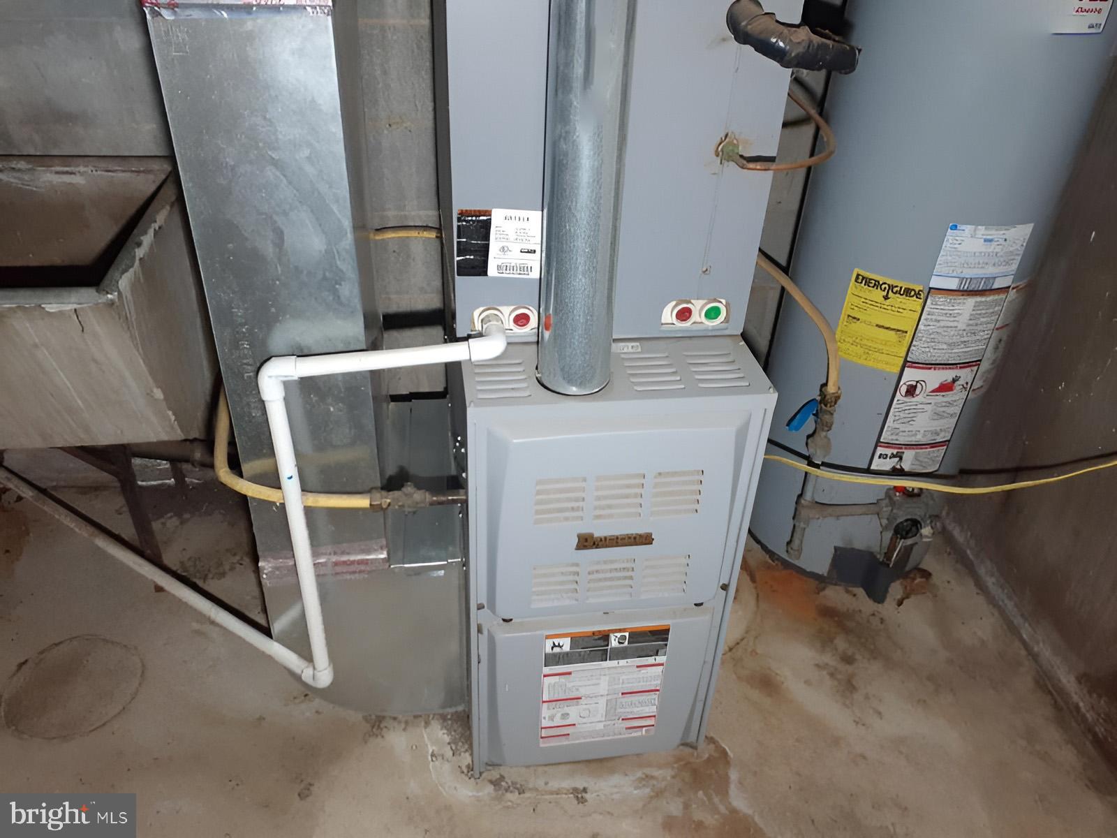 5619 Wesley Avenue Baltimore, MD 21207 - Photo 39 of 39 a workspace with furniture and a flat screen tv