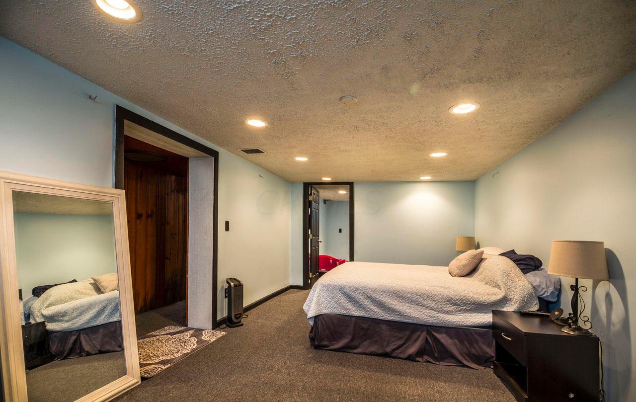814 Elaine Road Columbus, OH 43213 - Photo 16 of 33 Gallery Image 16