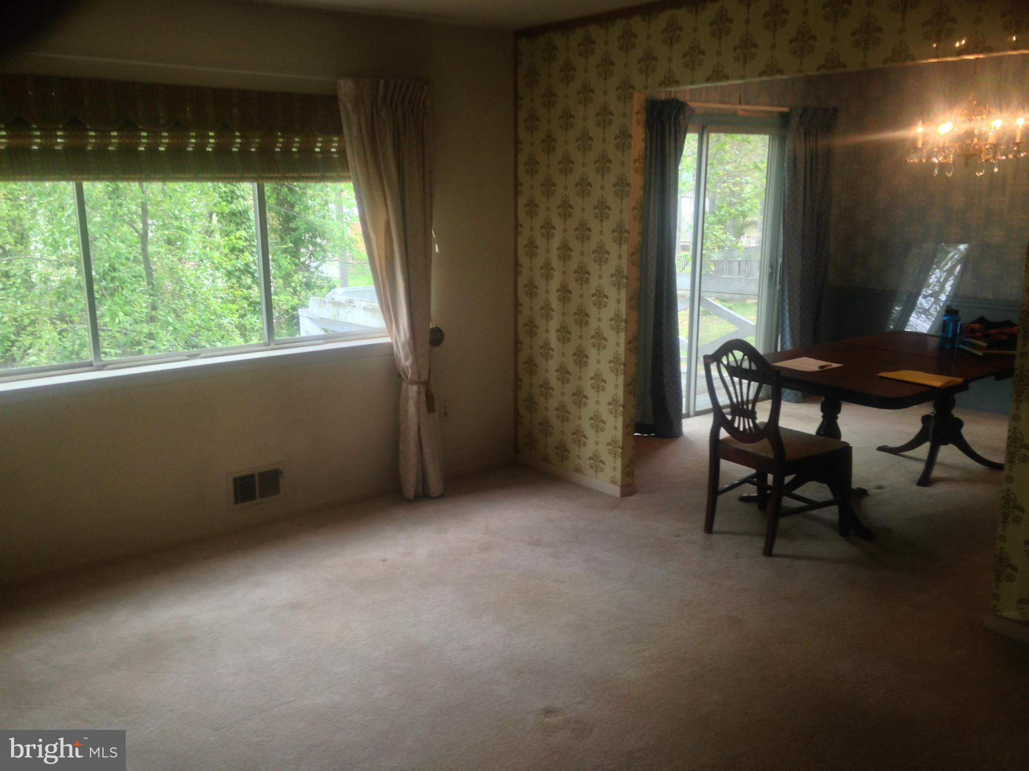 9113 Friar Road Fort Washington, MD 20744 - Photo 11 of 24 Living Room