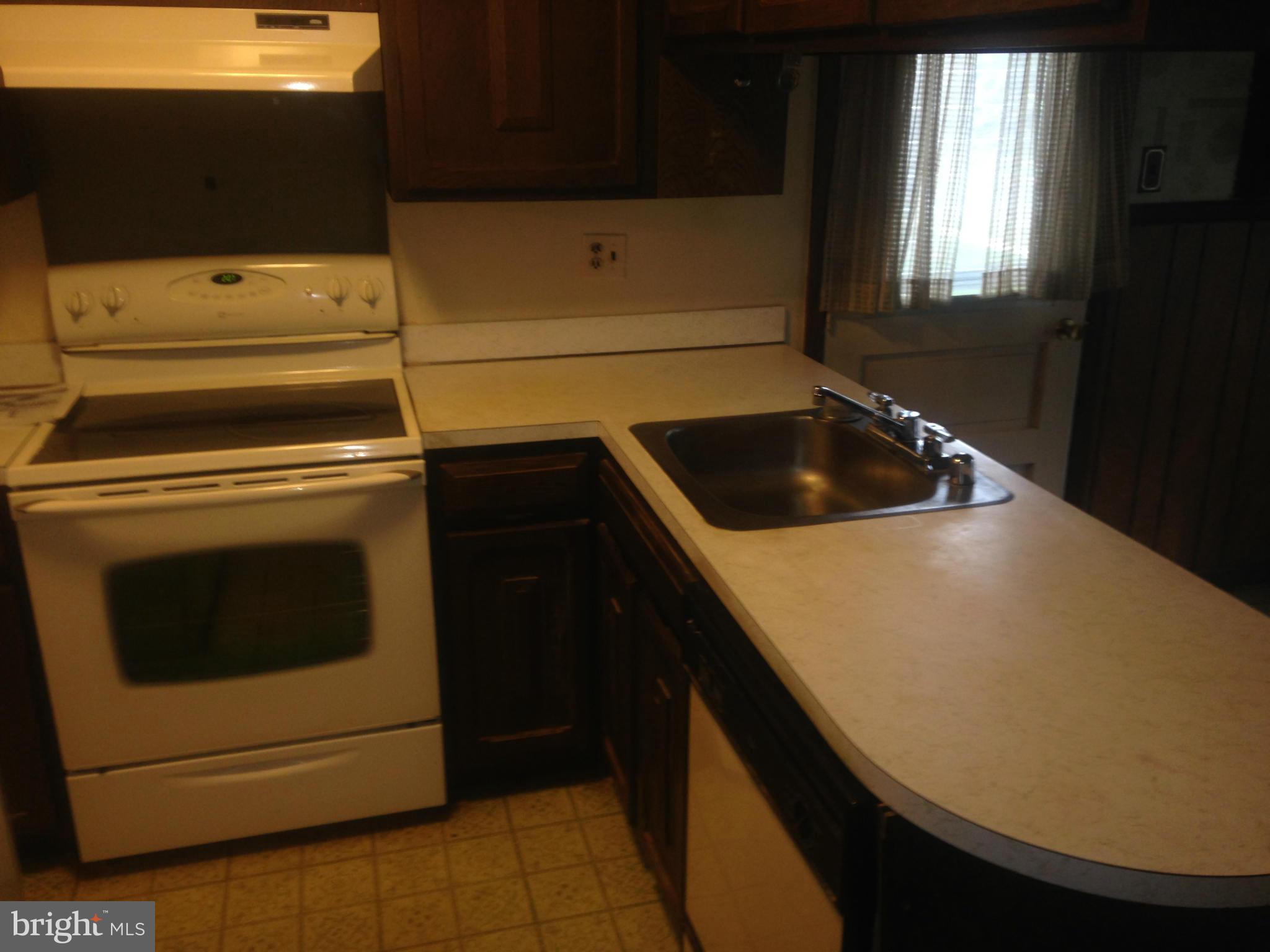 9113 Friar Road Fort Washington, MD 20744 - Photo 8 of 24 Kitchen