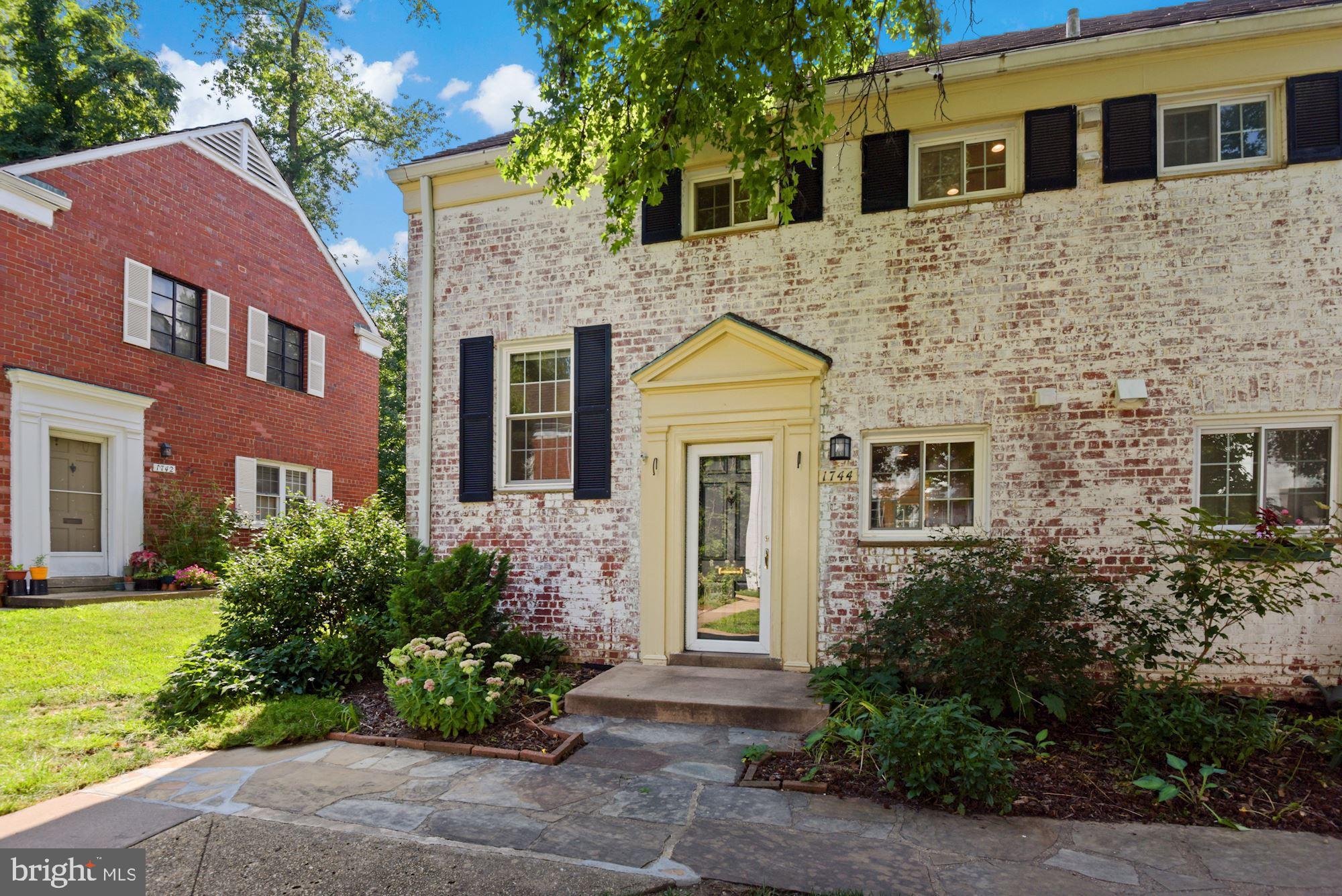 1744 Preston Road Alexandria, VA 22302 - Photo 2 of 32