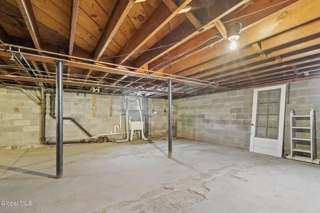 $409,900 | 515 Delaware Avenue, Bethlehem, NY 12054