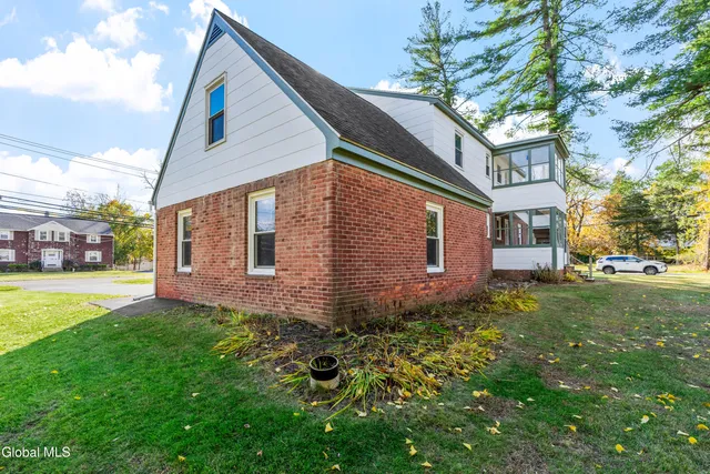 $409,900 | 515 Delaware Avenue, Bethlehem, NY 12054