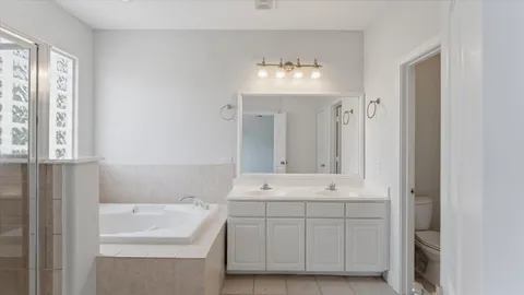 $379,900 | 4439 Spencer Street, Houston, TX 77007