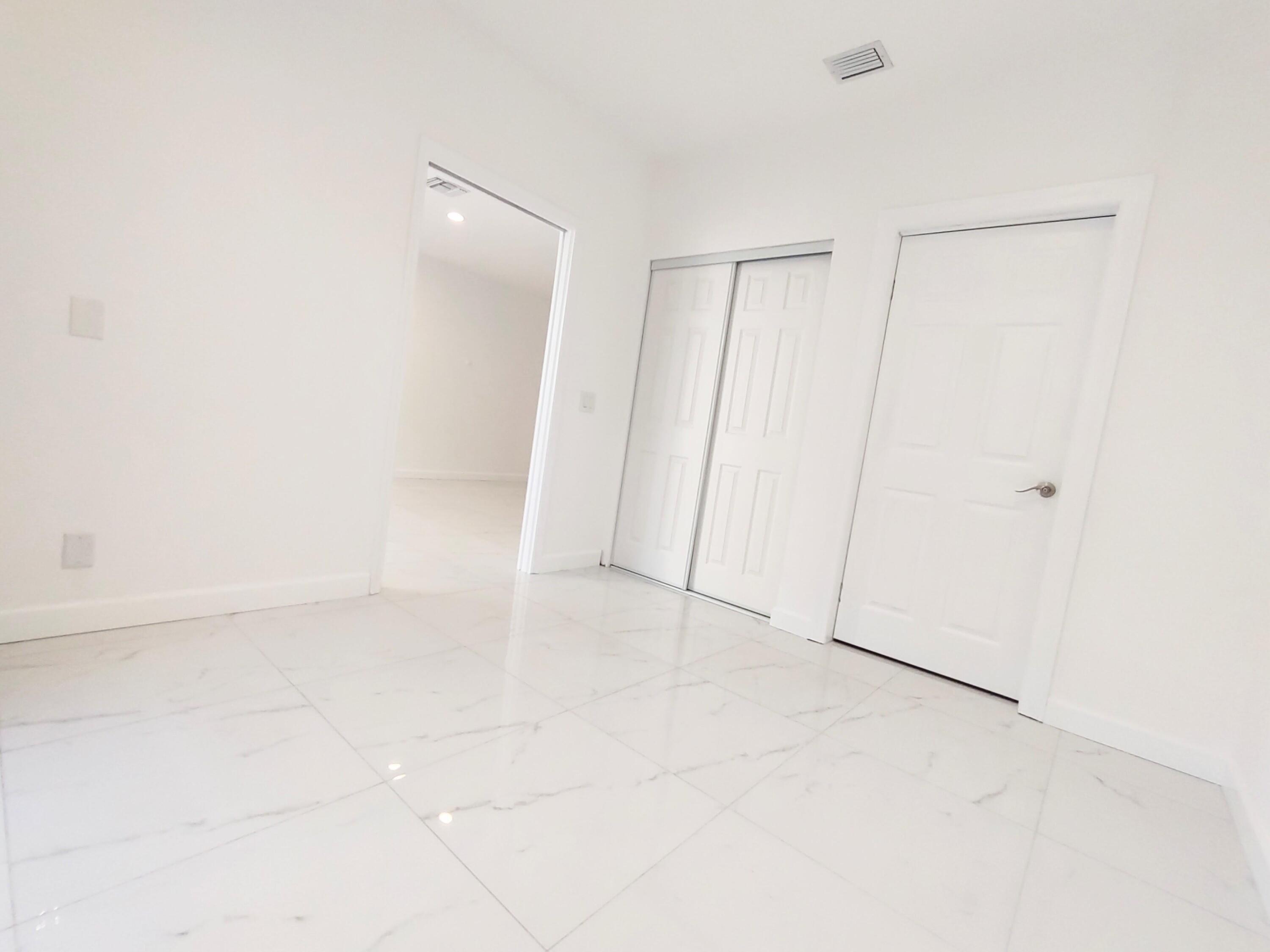 6698 Via Regina Boca Raton, FL 33433 - Photo 12 of 16 12_beyc69f1f0a55f810