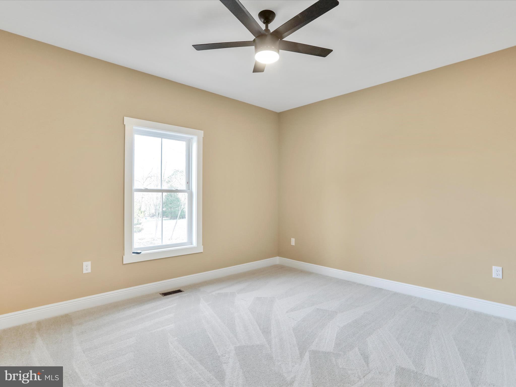 2273 Grade Road Falling Waters, WV 25419 - Photo 19 of 47 Gallery Image 19