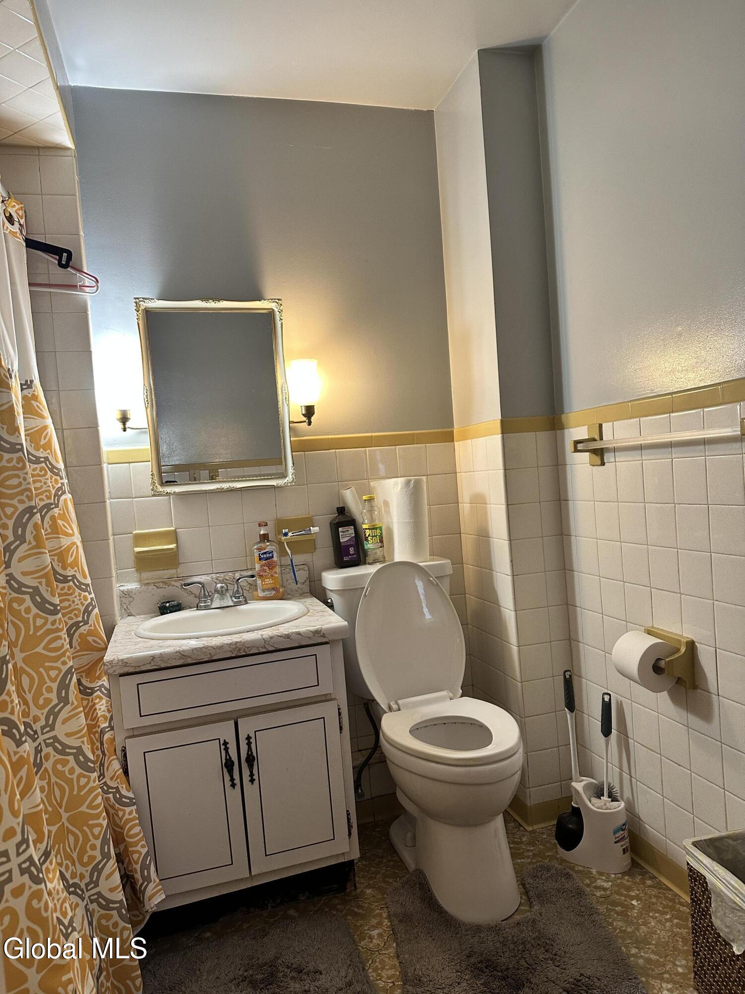 209 Furman Street Schenectady, NY 12304 - Photo 18 of 30 IMG_2306