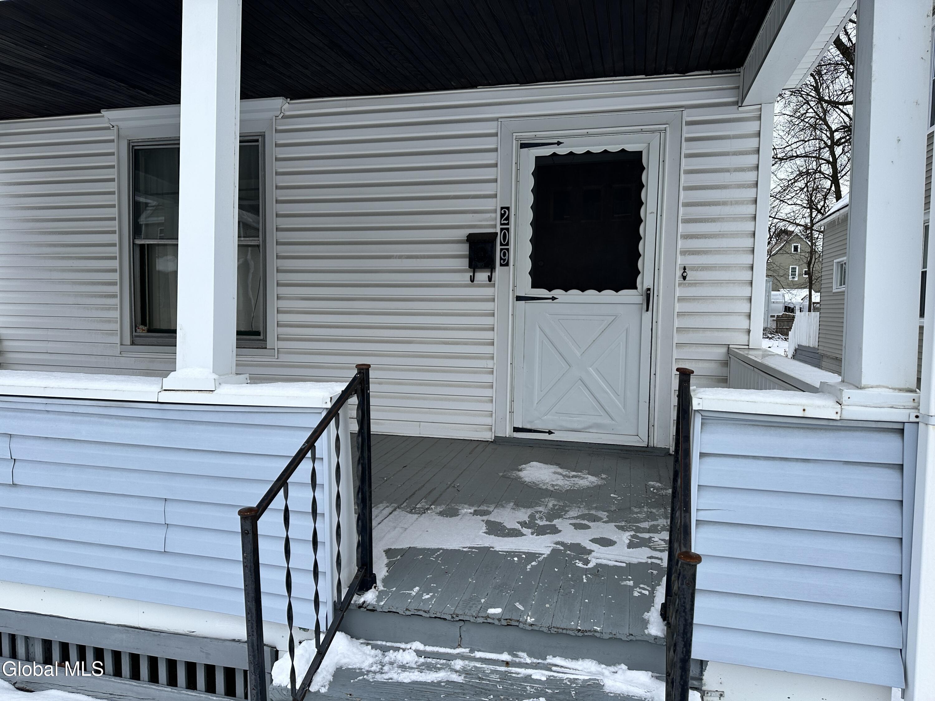 209 Furman Street Schenectady, NY 12304 - Photo 4 of 30 IMG_2284