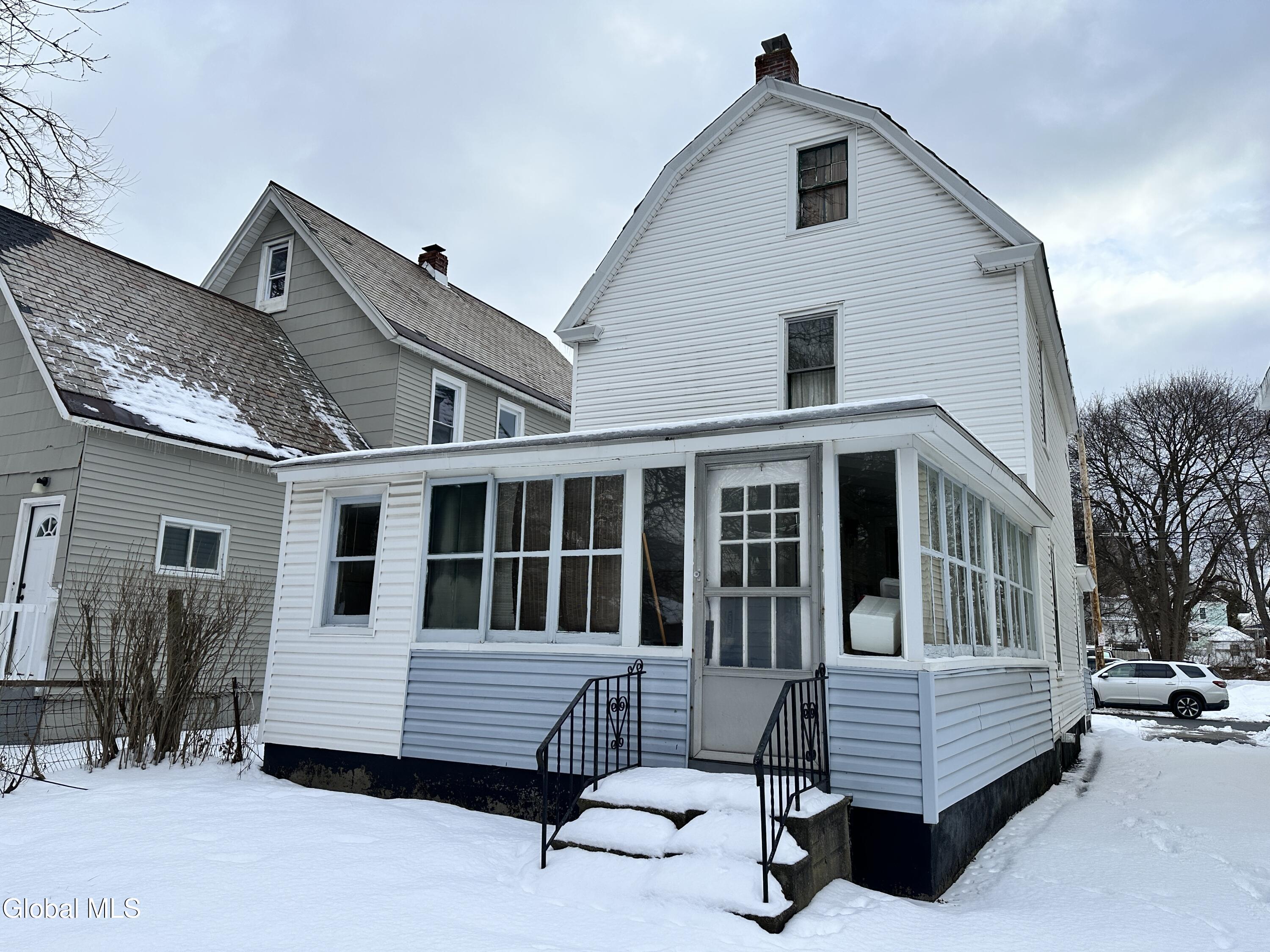 209 Furman Street Schenectady, NY 12304 - Photo 5 of 30 IMG_2288