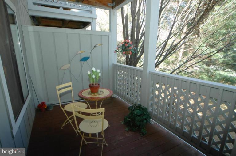 2277 Hunter's Run Drive, Unit 2277 Reston, VA 20191 - Photo 15 of 17 Deck