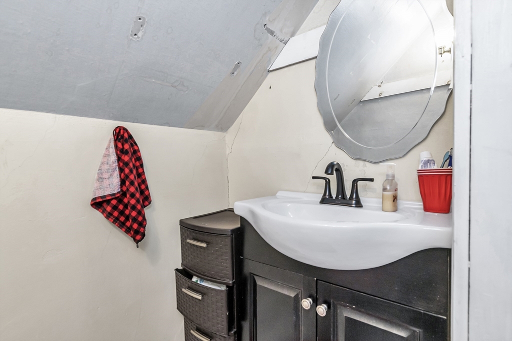 40 Chester Street Lawrence, MA 01843 - Photo 20 of 30