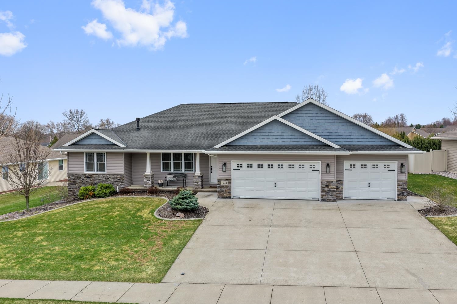 3165 Howard View Lane Green Bay, WI 54313 - Photo 2 of 30