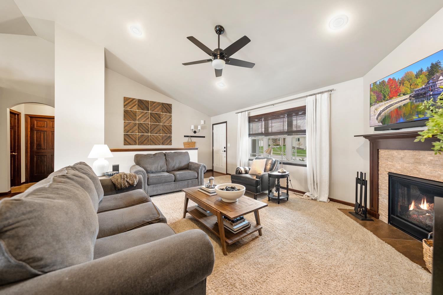 3165 Howard View Lane Green Bay, WI 54313 - Photo 7 of 30