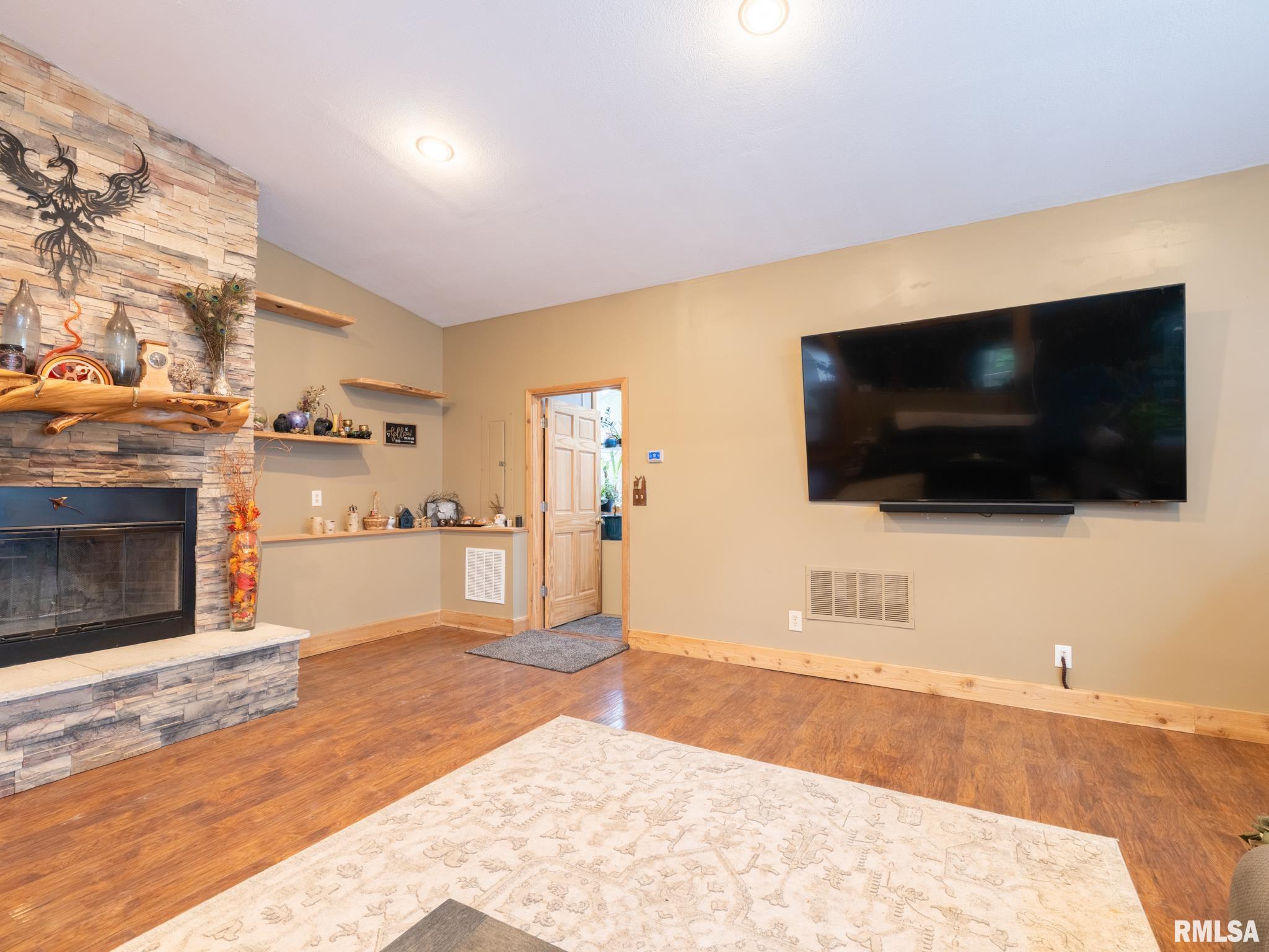 406 West Fast Avenue Mackinaw, IL 61755 - Photo 4 of 51