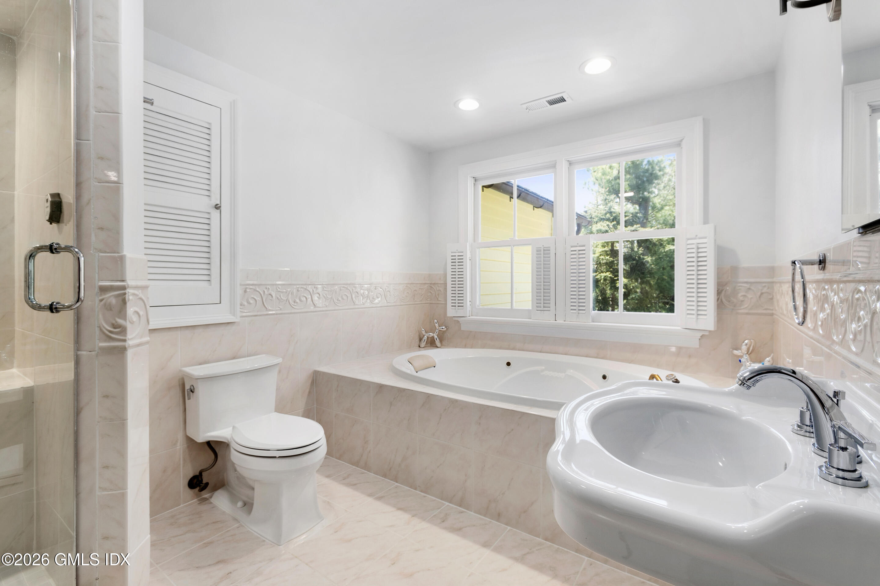 96 Indian Head Road Riverside, CT 06878 - Photo 14 of 21 Primary Bath with Steam