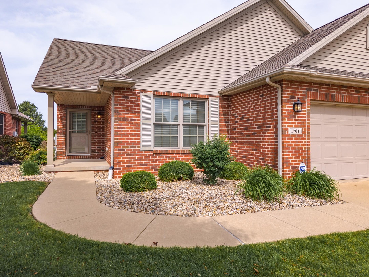 1761 Lockspur Way Normal, IL 61761 - Photo 2 of 51
