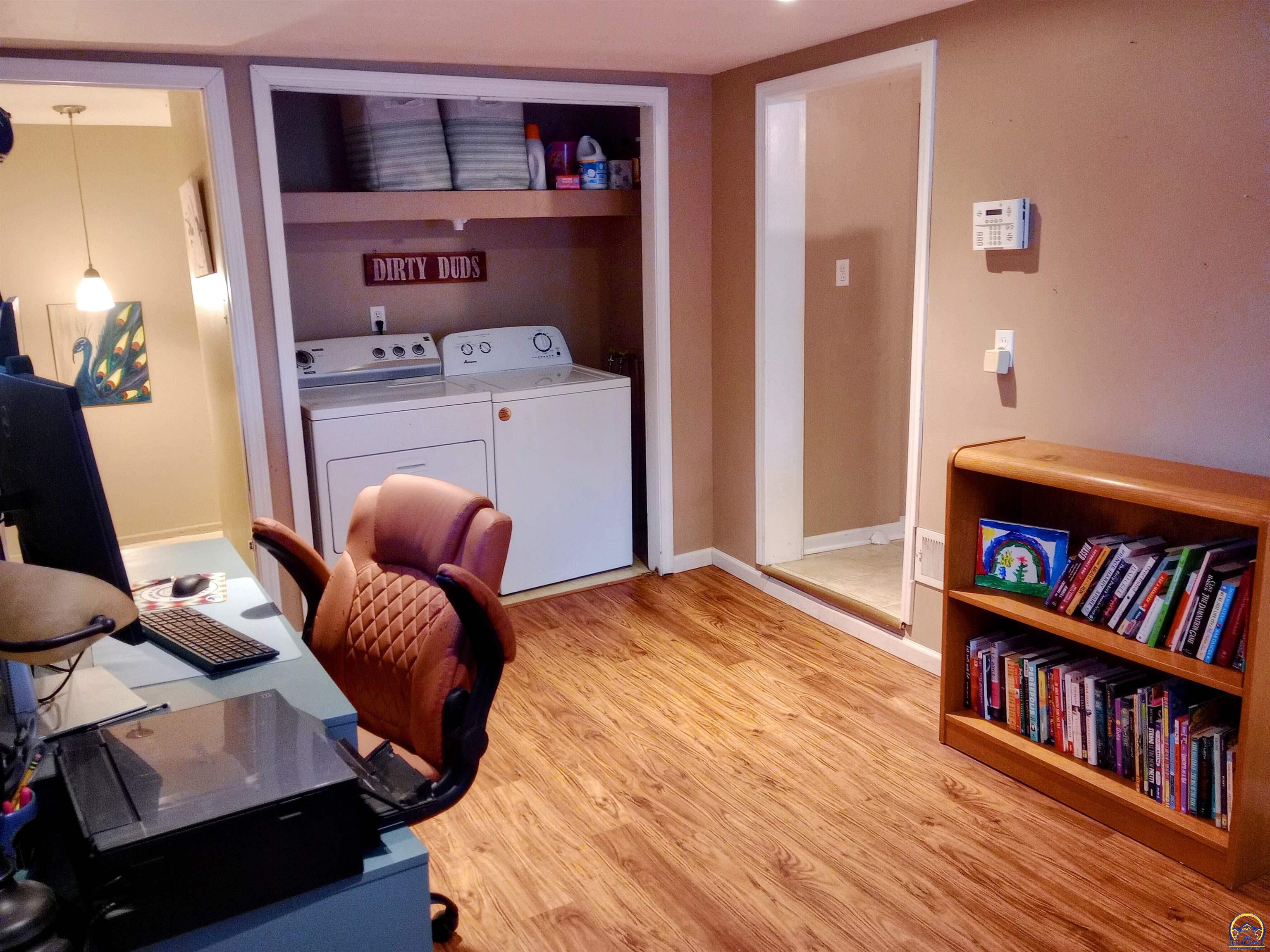 220 Northeast Lyman Road Topeka, KS 66608 - Photo 5 of 14